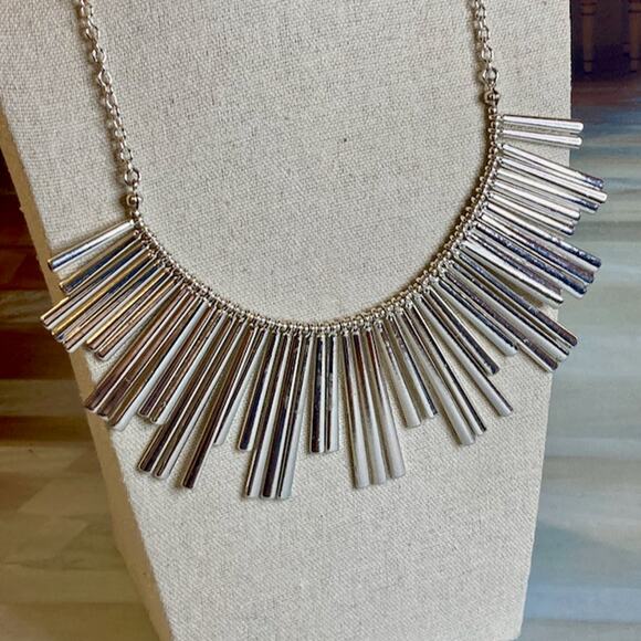 Liz Claiborne Silver Tone Reversible Metallic Fringe Statement Necklace EUC - Picture 3 of 5